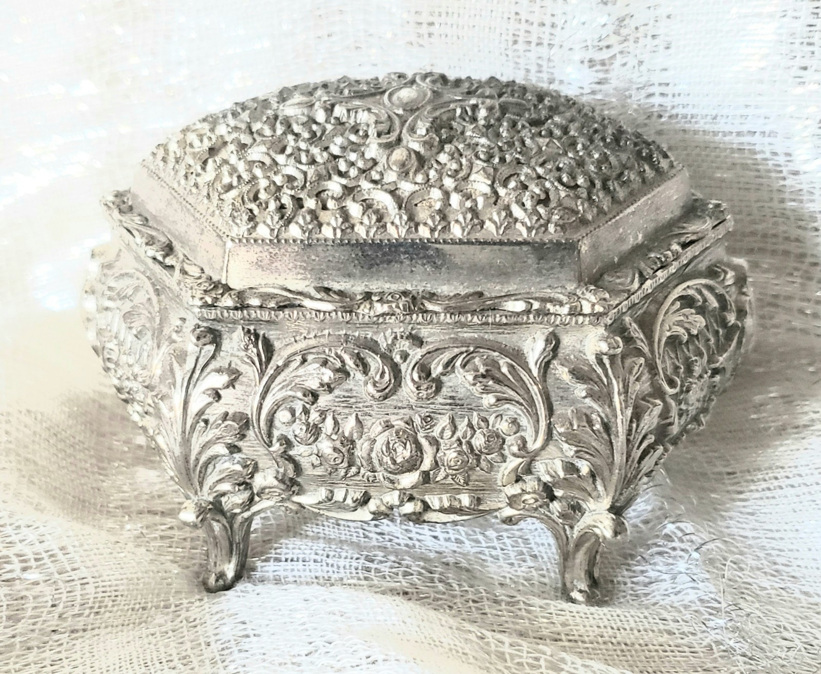 Vintage Silvertone Rose Orn Musical Jewelry Casket Music Trinket Box Small World