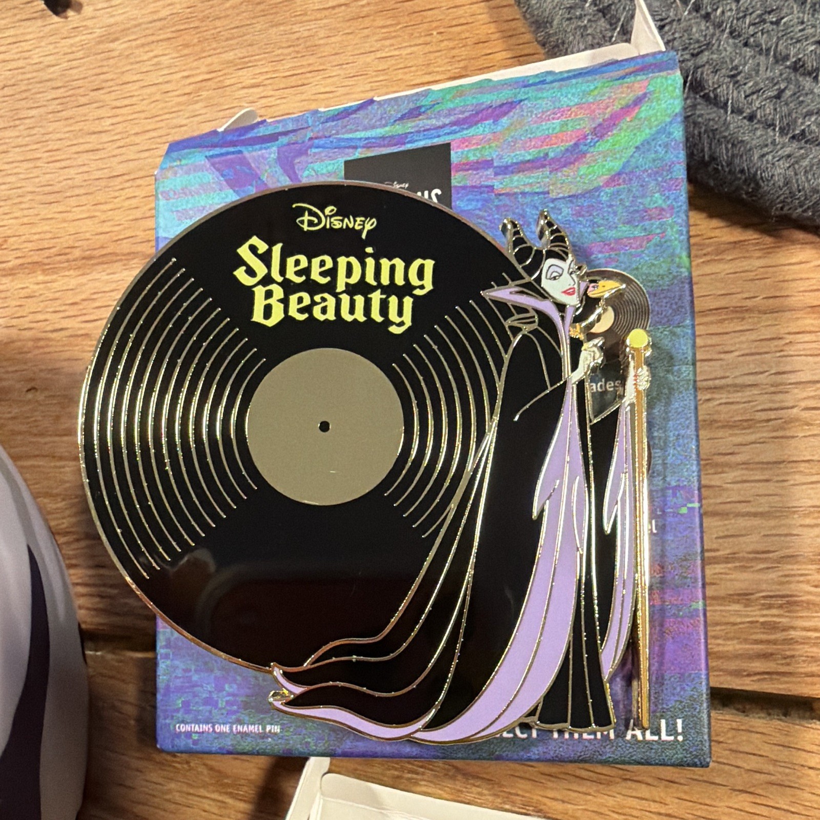 Pink à la mode villains vinyl record JUMBO Maleficent pin SE 500