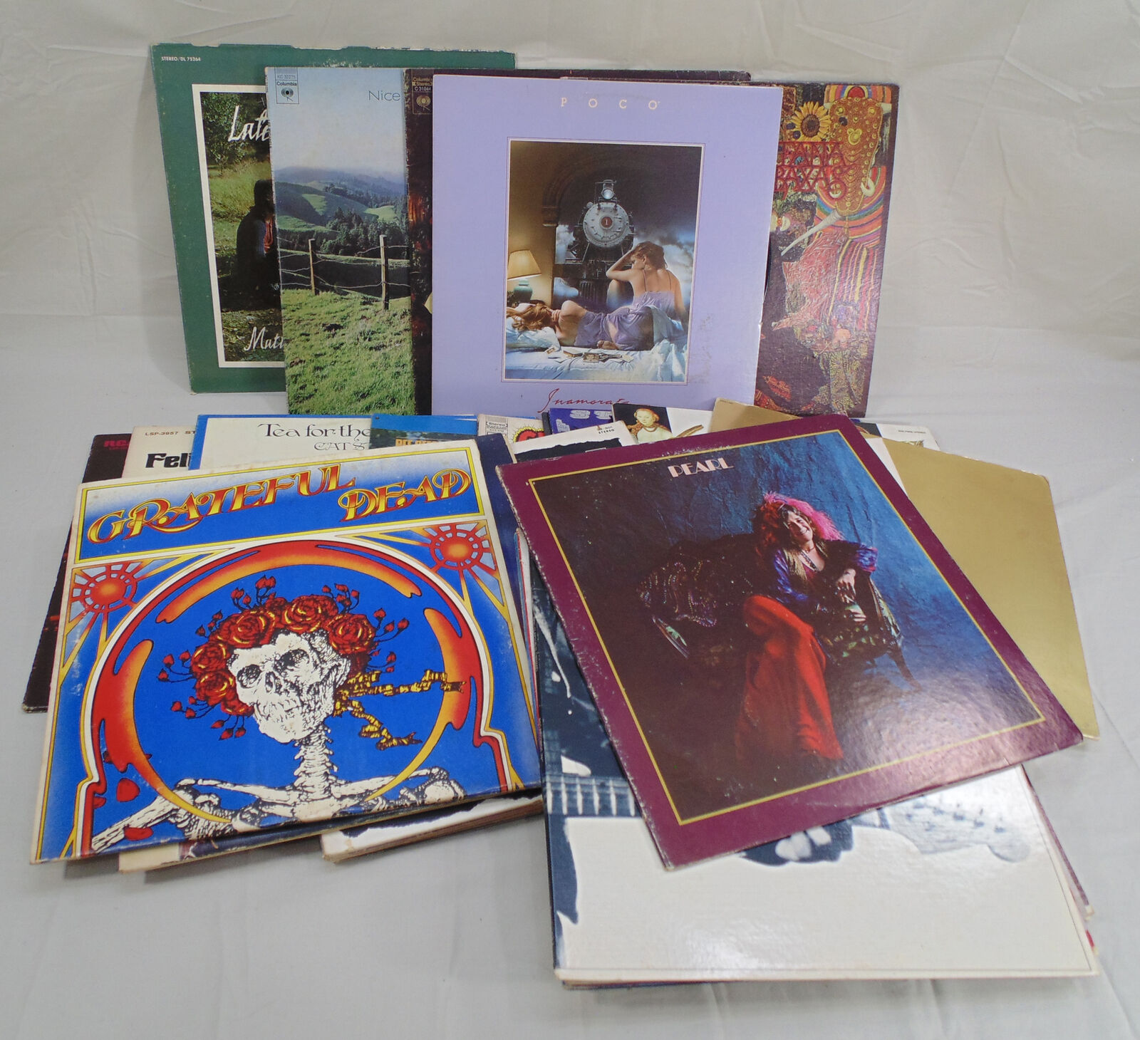 Vintage Lot 32 Mixed Vinyl Records Doors Santana Feliciano Kiss Clapton ZZ Top