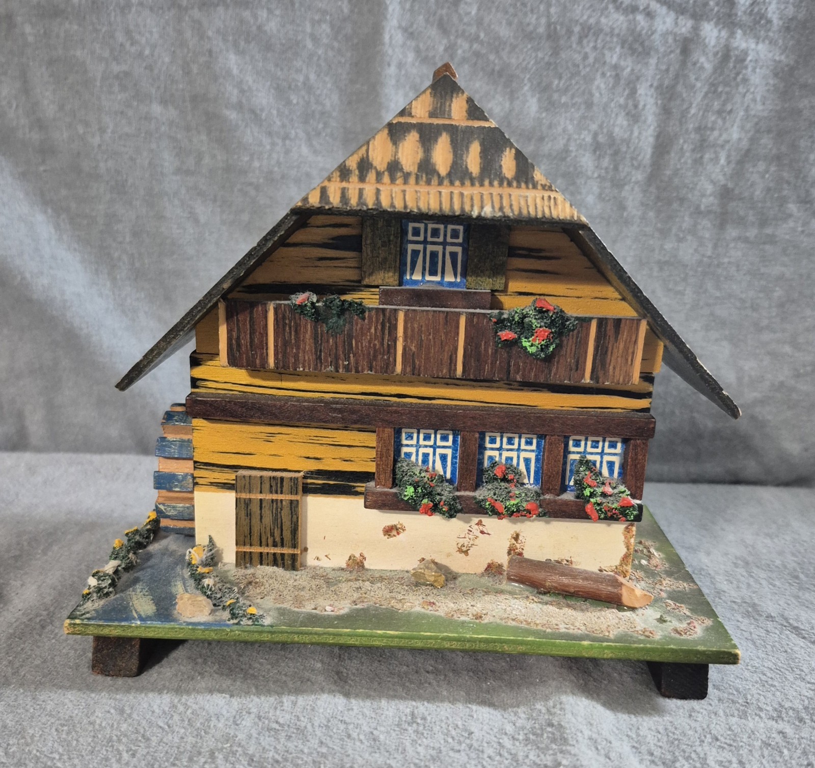 Vintage Swiss Chalet Jewelry Music Box Reuge Movement Working Black Forest