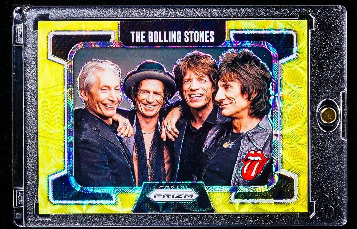 The Rolling Stones RARE BAND PORTRAIT YELLOW SCOPE REFRACTOR CARD /199