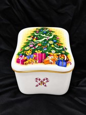 1986 Vintage Royal Yarmouth Porcelain Music Box Plays O'Christmas Tree picture