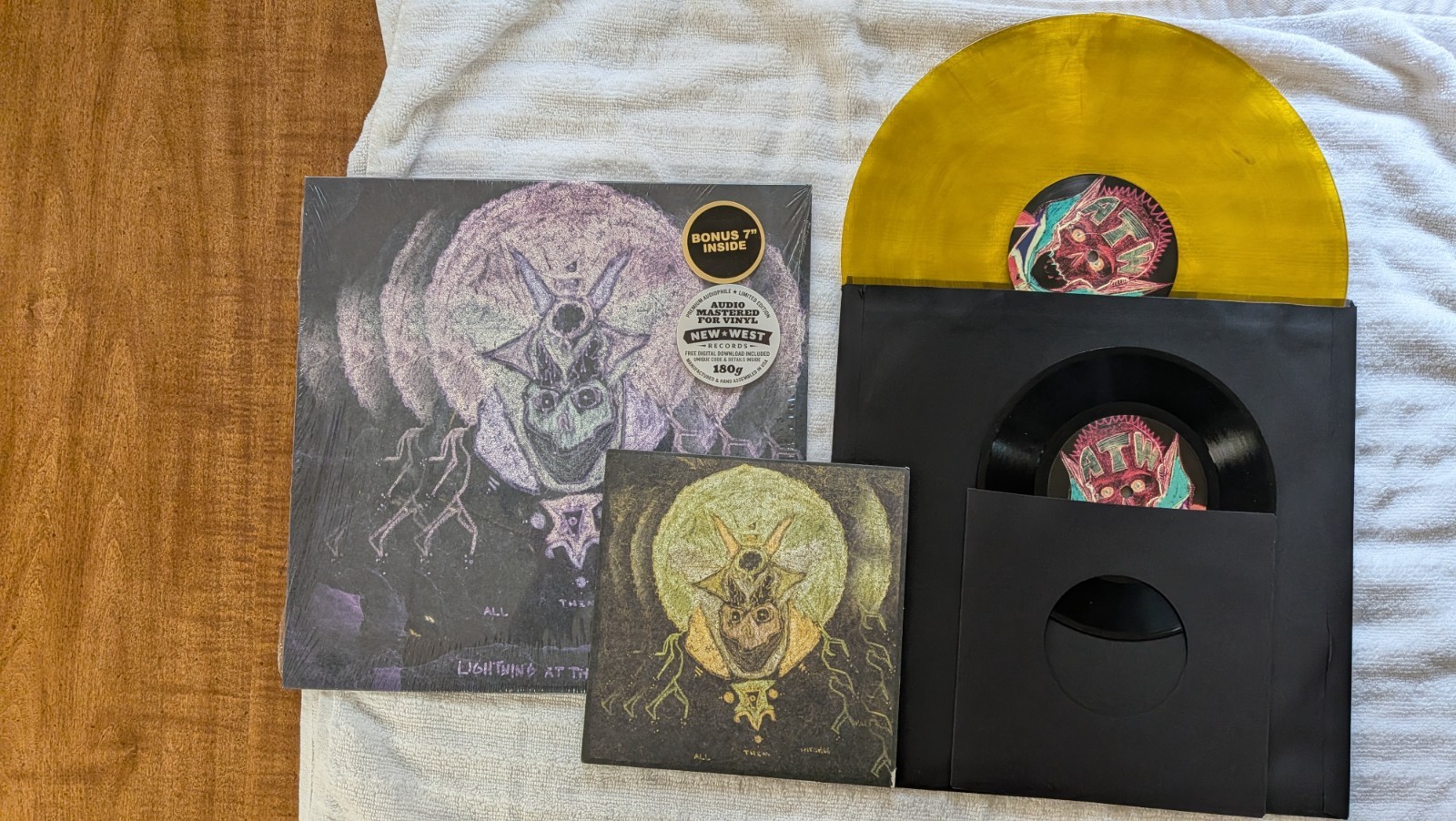 ALL THEM WITCHES Lightning At The Door - Limited Gold Edition vinyl w/7' exclus