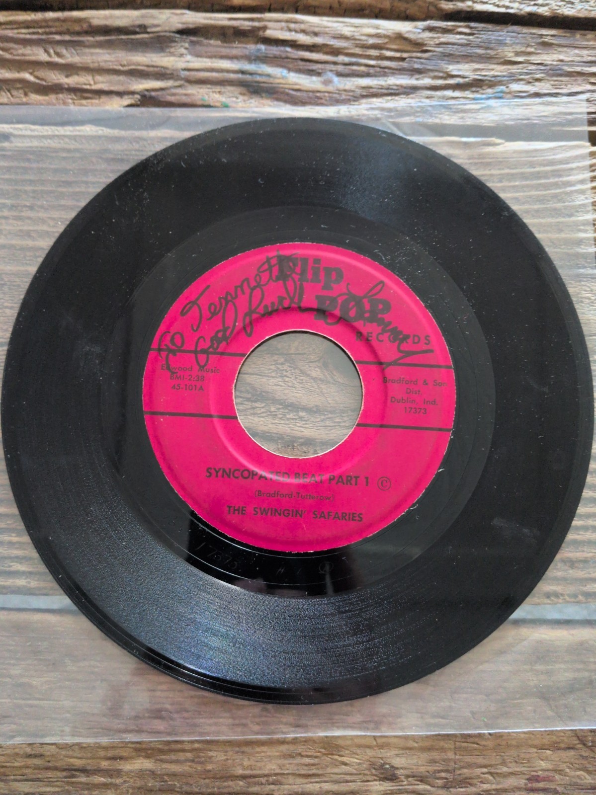 The Swingin' Safaries - Syncopated Beat/Come On Girl - RARE 45RPM
