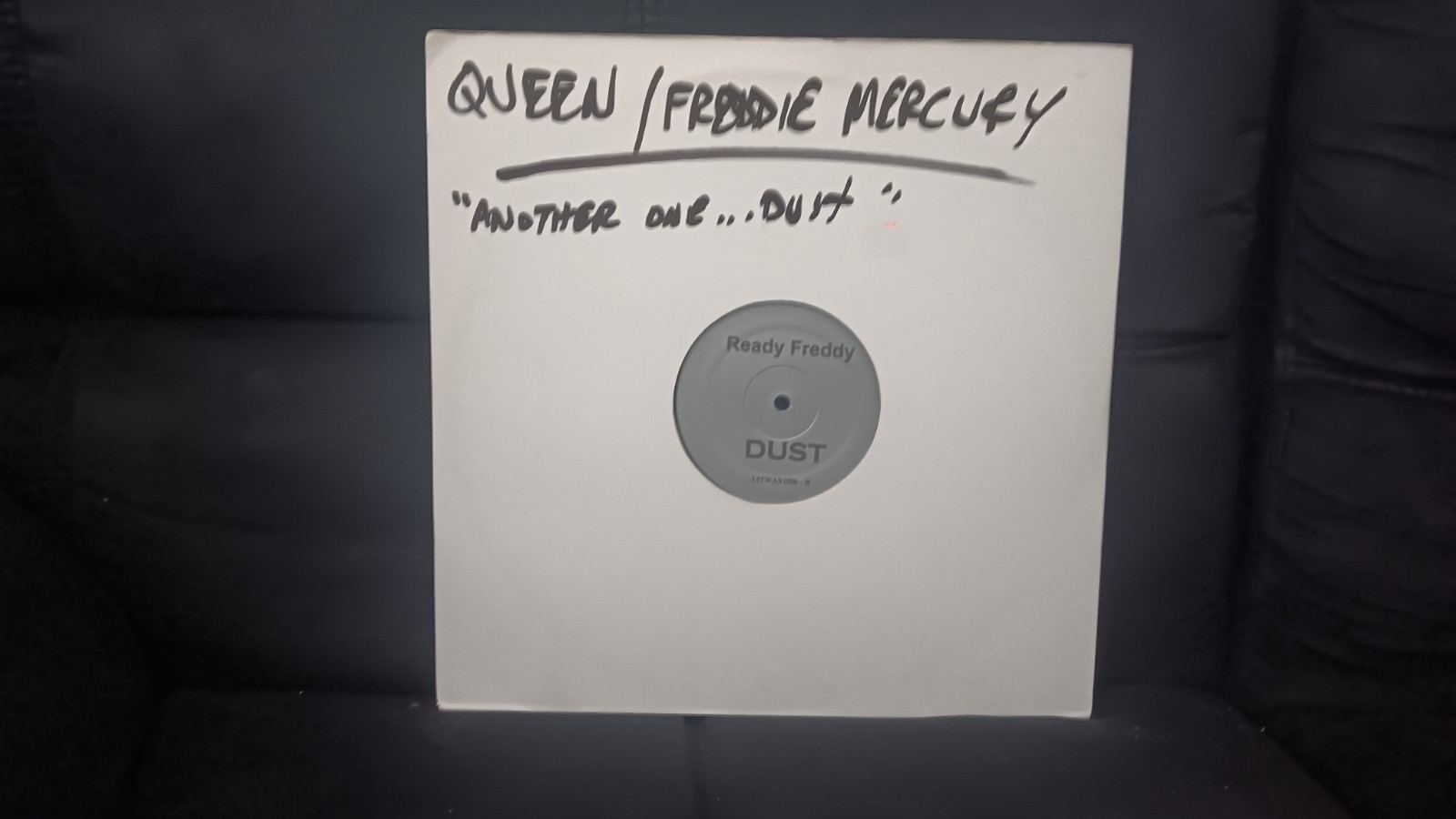 Queen vs Ready Freddy - Another One Bites the Dust WHITE LABEL HOUSE REMIX 12\