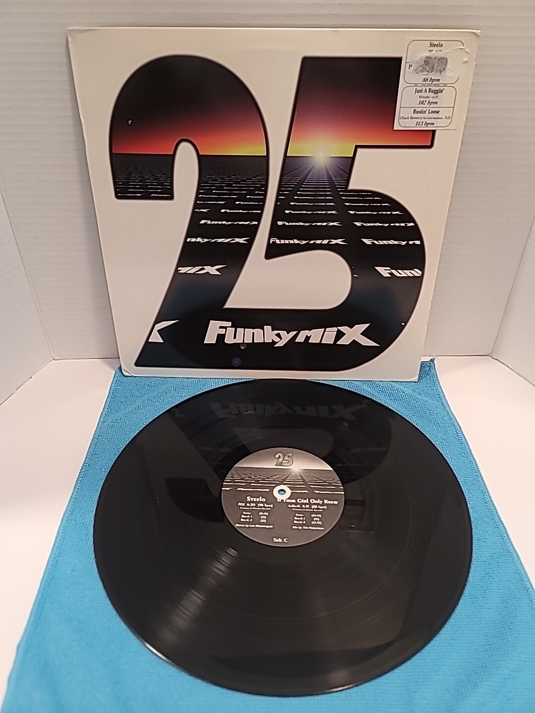 25 FUNKY MIX - STEELO / JUST A BUGGIN / BUSTIN' LOOSE -  RARE