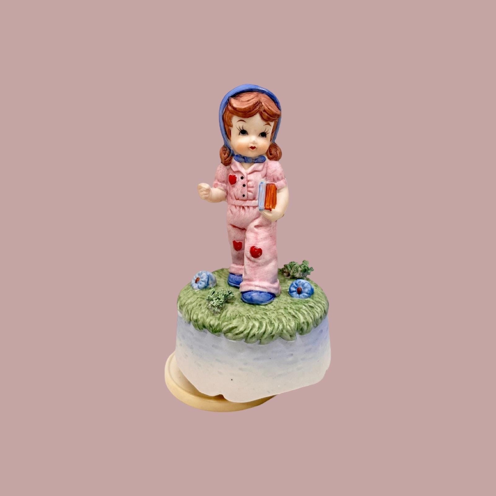 Vintage 1970s Ceramic Hippie Girl Music Box Kitschy Valentine Farm Girl Decor 7