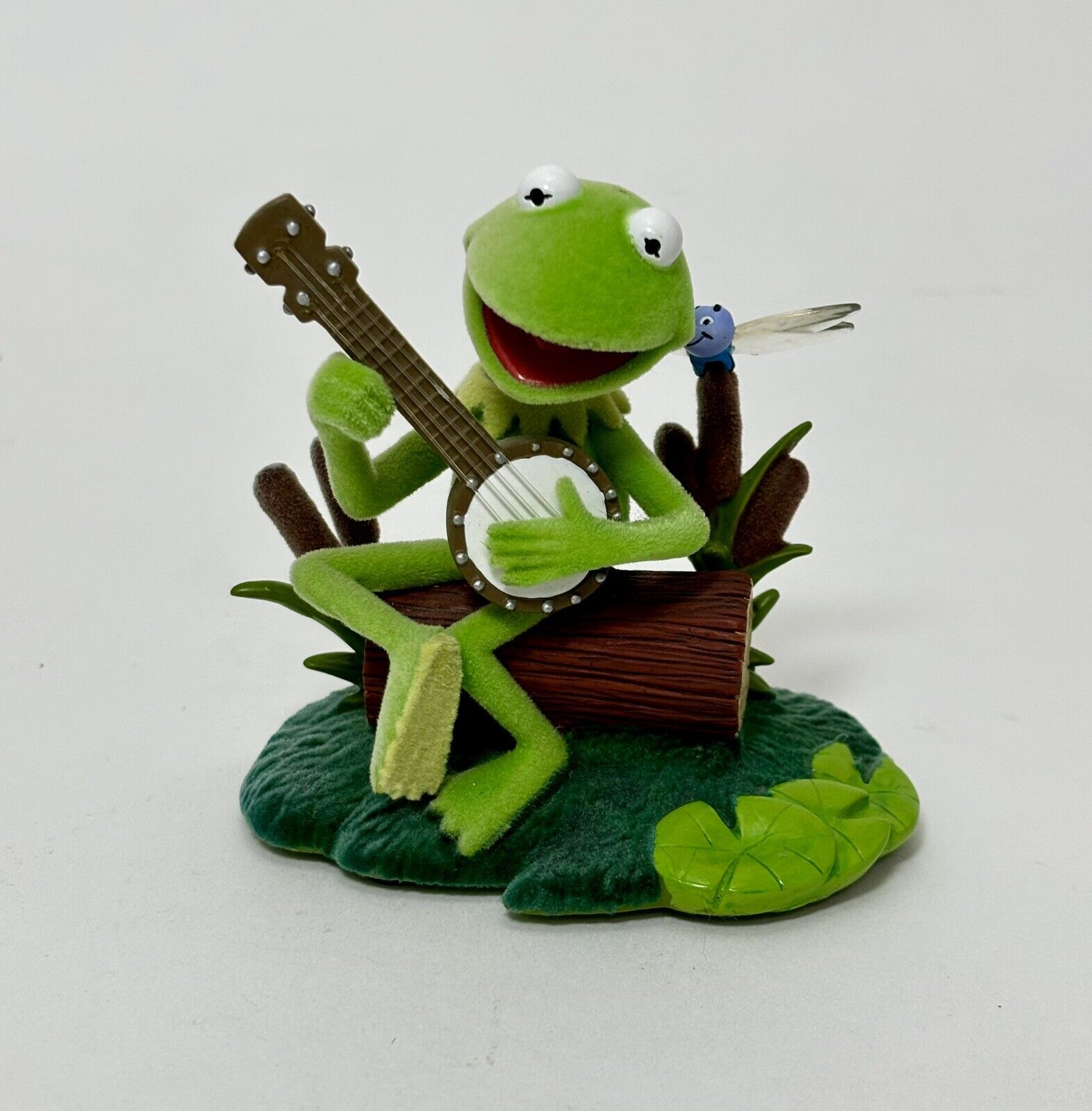 Kermit the Frog Playing Banjo Figurine Muppets Holding Company LLC Rainbow Conne
