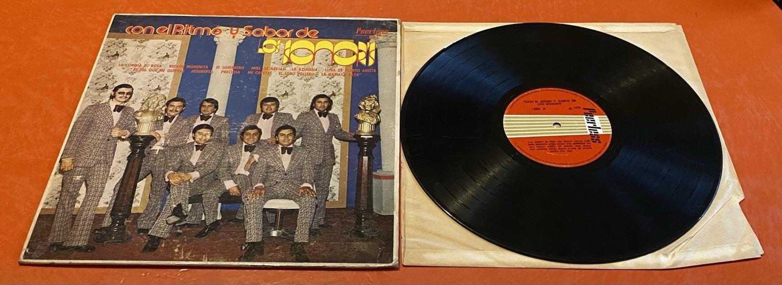 Vintage Vinyl/LP. Con Ritmo Y Sabor De Los Sonor's/Sonors. Peerless-1885. READ