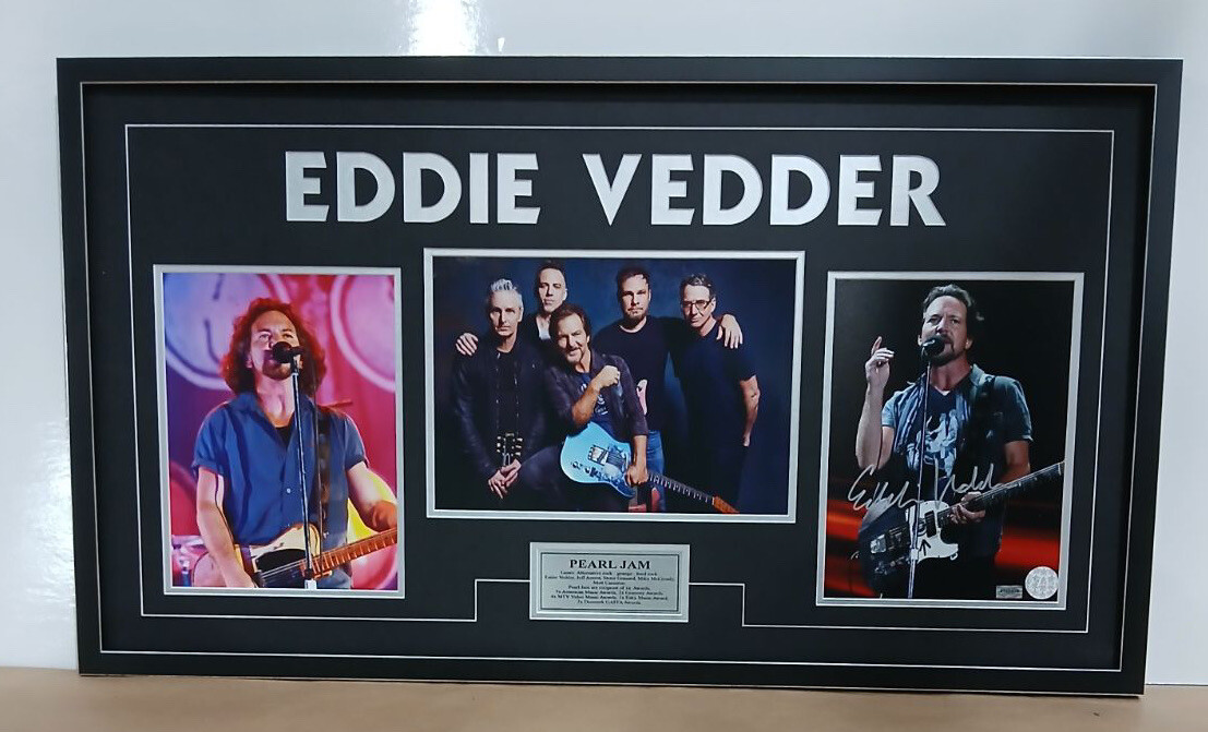 Personally Signed Eddie Vedder Photograph 8x10 with COA from top seller amazing