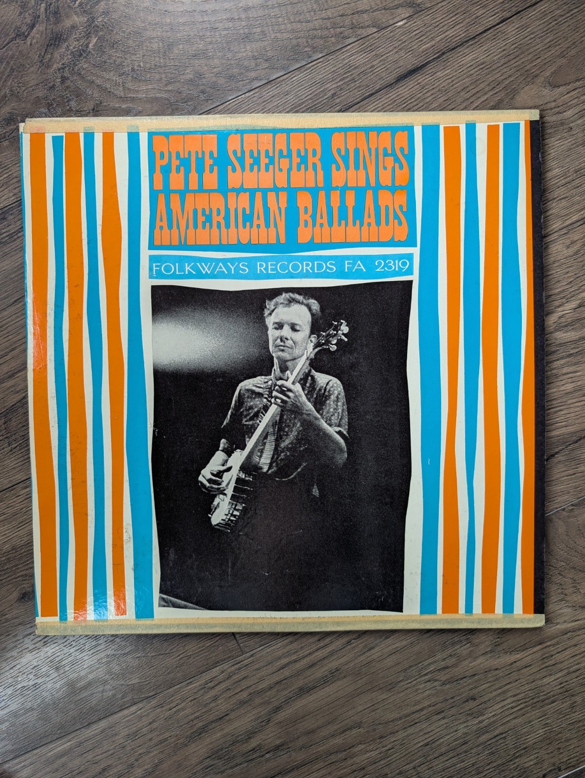 Pete Seegar Sings American Ballard's Folkways Records FA 2319