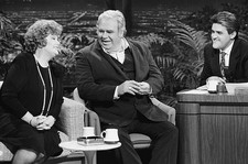 Actress Shelley Winters singer songwriter guitarist Hoyt Axton dur- Old Photo picture