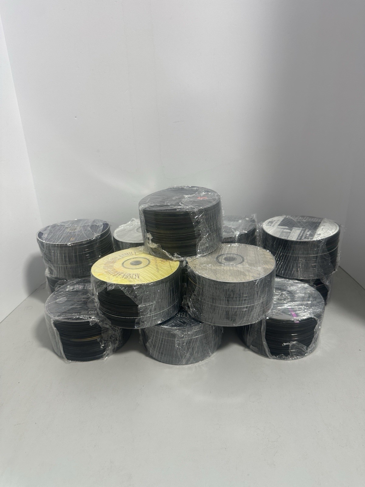 100 Loose CDs Music Mixed Artists Genres Bulk Collection