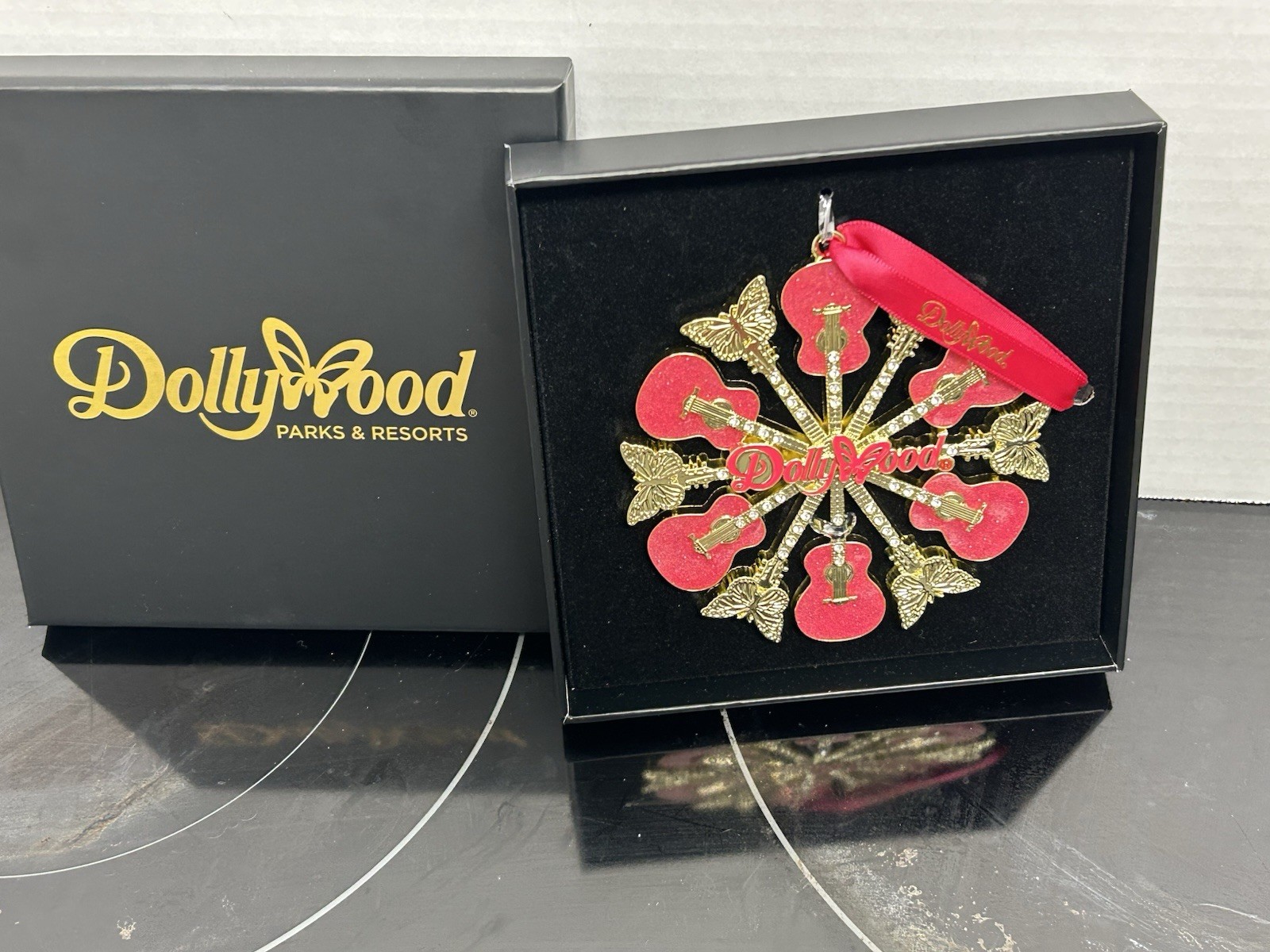 New Dolly Parton Christmas Ornament , Dollywood Exclusive, Pink Guitar