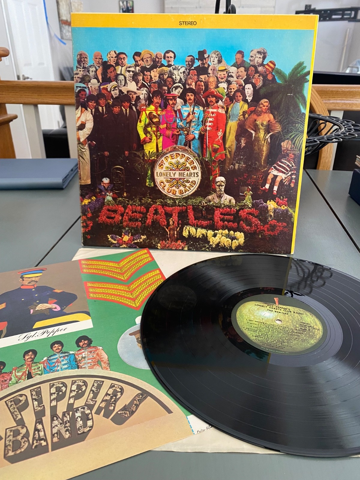 The Beatles - Sgt. Pepper\'s Lonely Hearts Club Band, Vinyl, Apple Label w/Insert