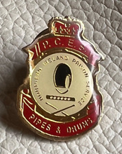 NORTHERN IRELAND PRISON SERVICE P.C.E.S. PIOES & DRUMS pin badge lapel brooch picture