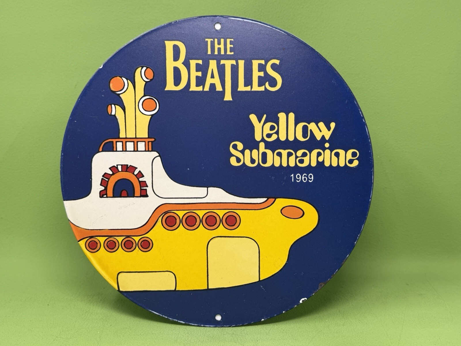 VINTAGE THE BEATLES YELLOW SUBMARINE 1969 PORCELAIN SIGN ROUND MUSIC POP ROCK