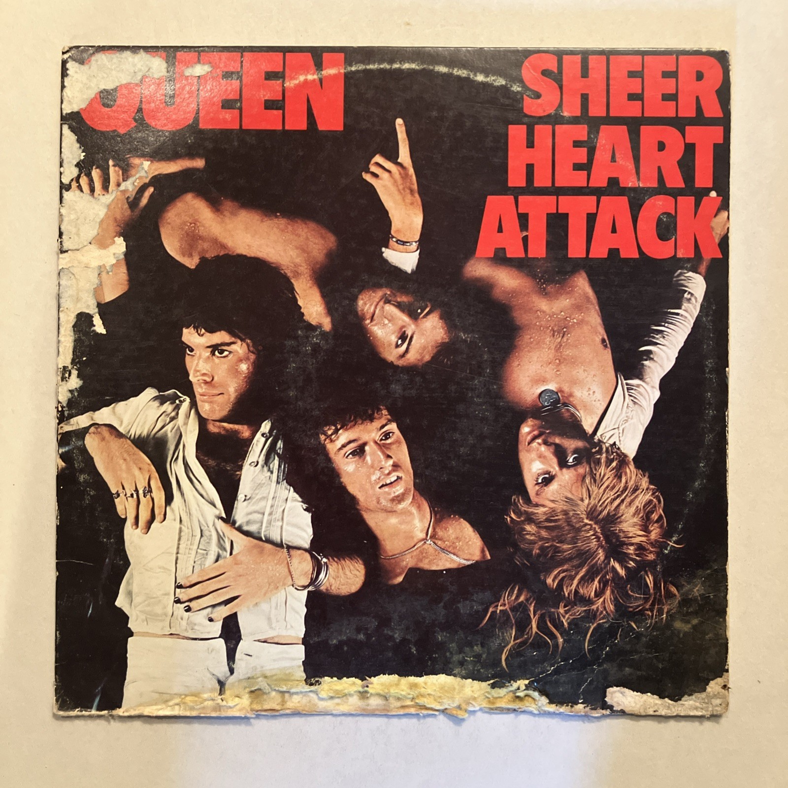QUEEN SHEER HEART ATTACK 7E-1026 WITH INSERT POSTER