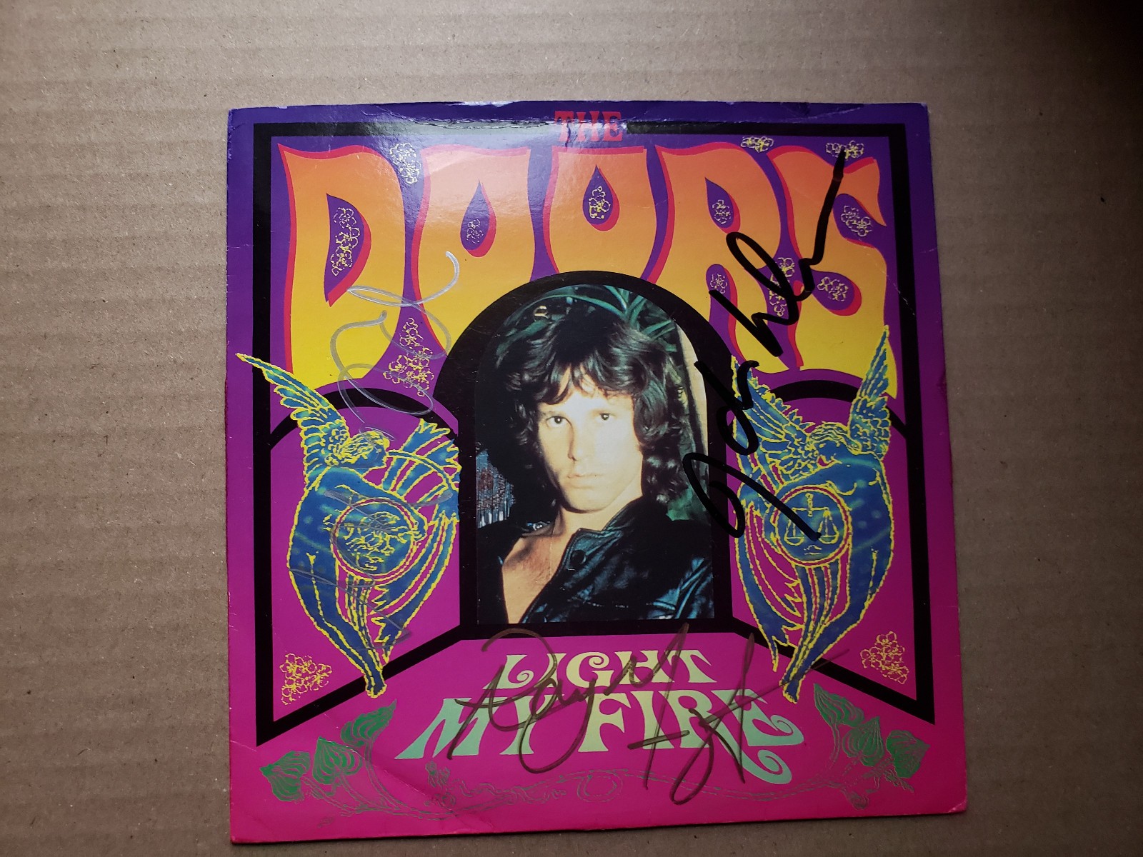 3 hand signed 1990s excellent 45 & vg+ sleeve NO RINGWEAR Doors – Light My Fire