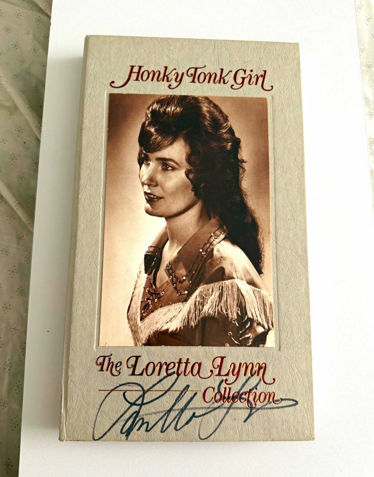 Hand Signed Loretta Lynn Honky Tonk Girl Collection 3 CD Compilation MCA 1991 