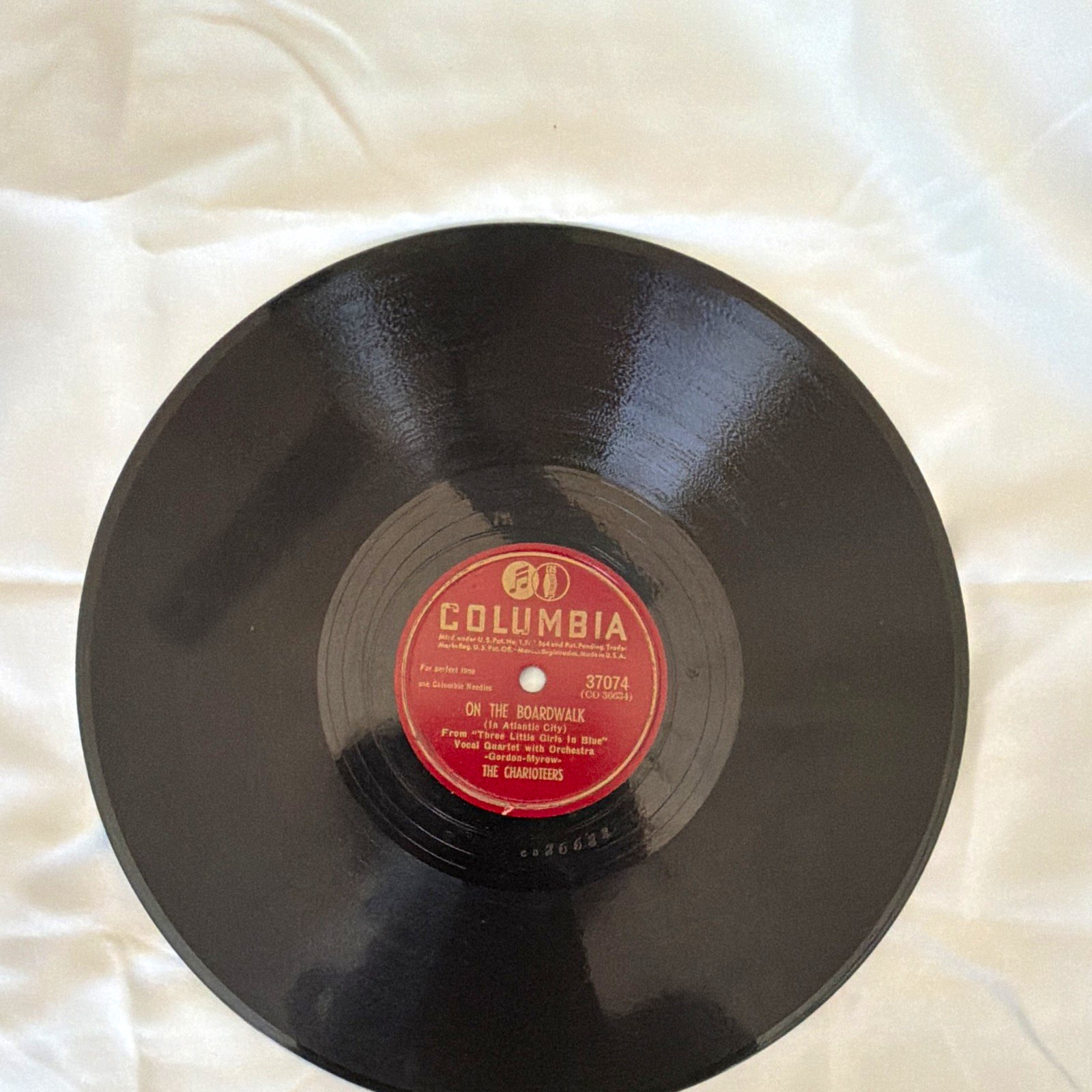 Columbia 37074 The Charioteers On the Boardwalk Vocal Black Record Single