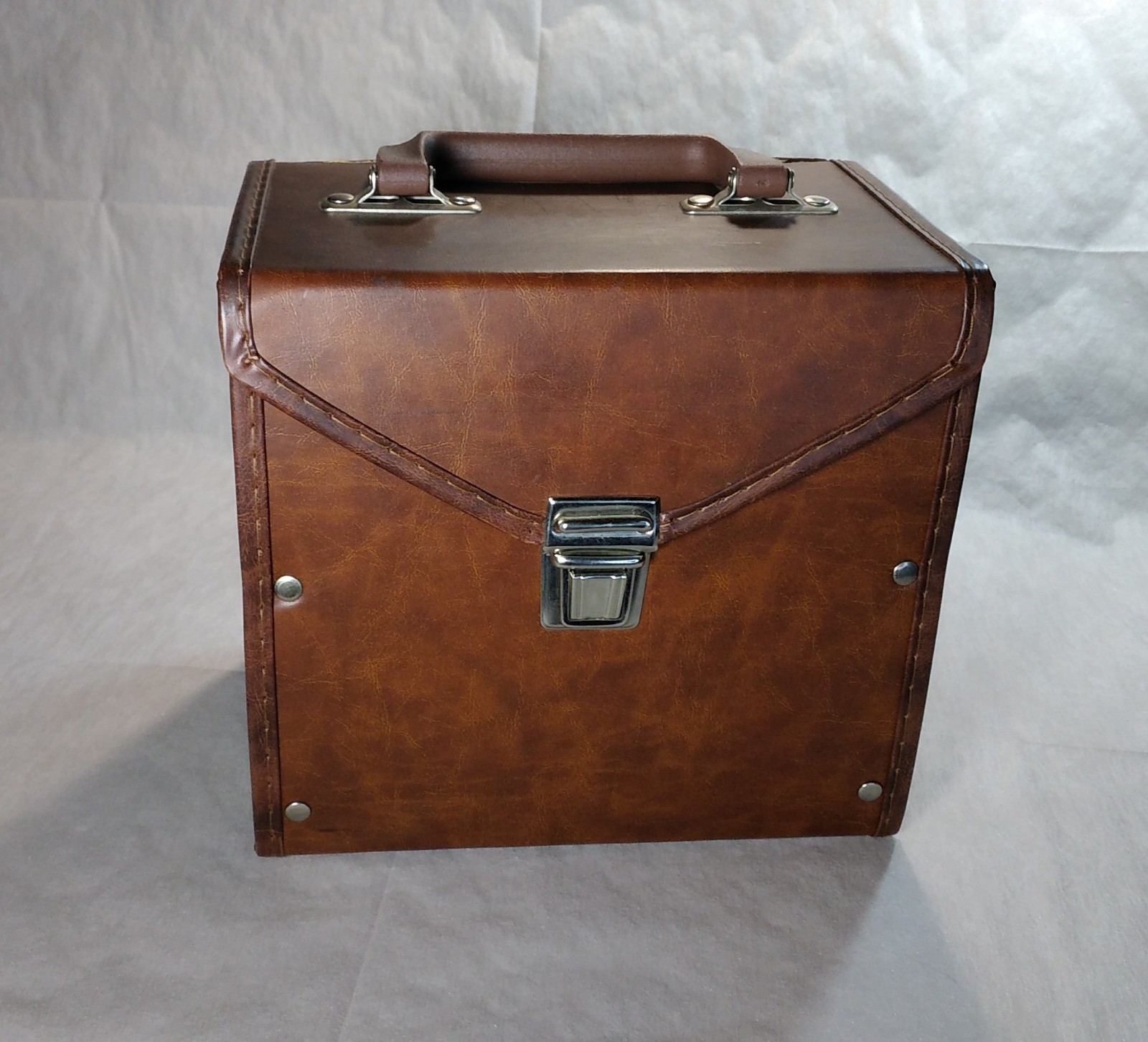 45rpm Vintage Record Case / Brown Faux Leather Vinyl / BV02 (FREE Shipping)