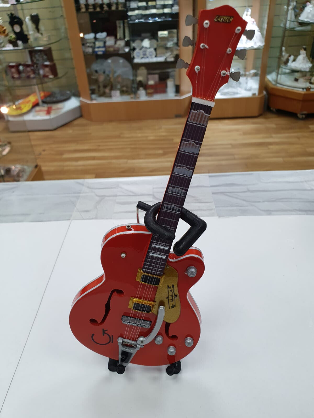 Miniature Guitar (24cm Tall) : Eddie Cochran Gretsch 6120 Chet Atkins