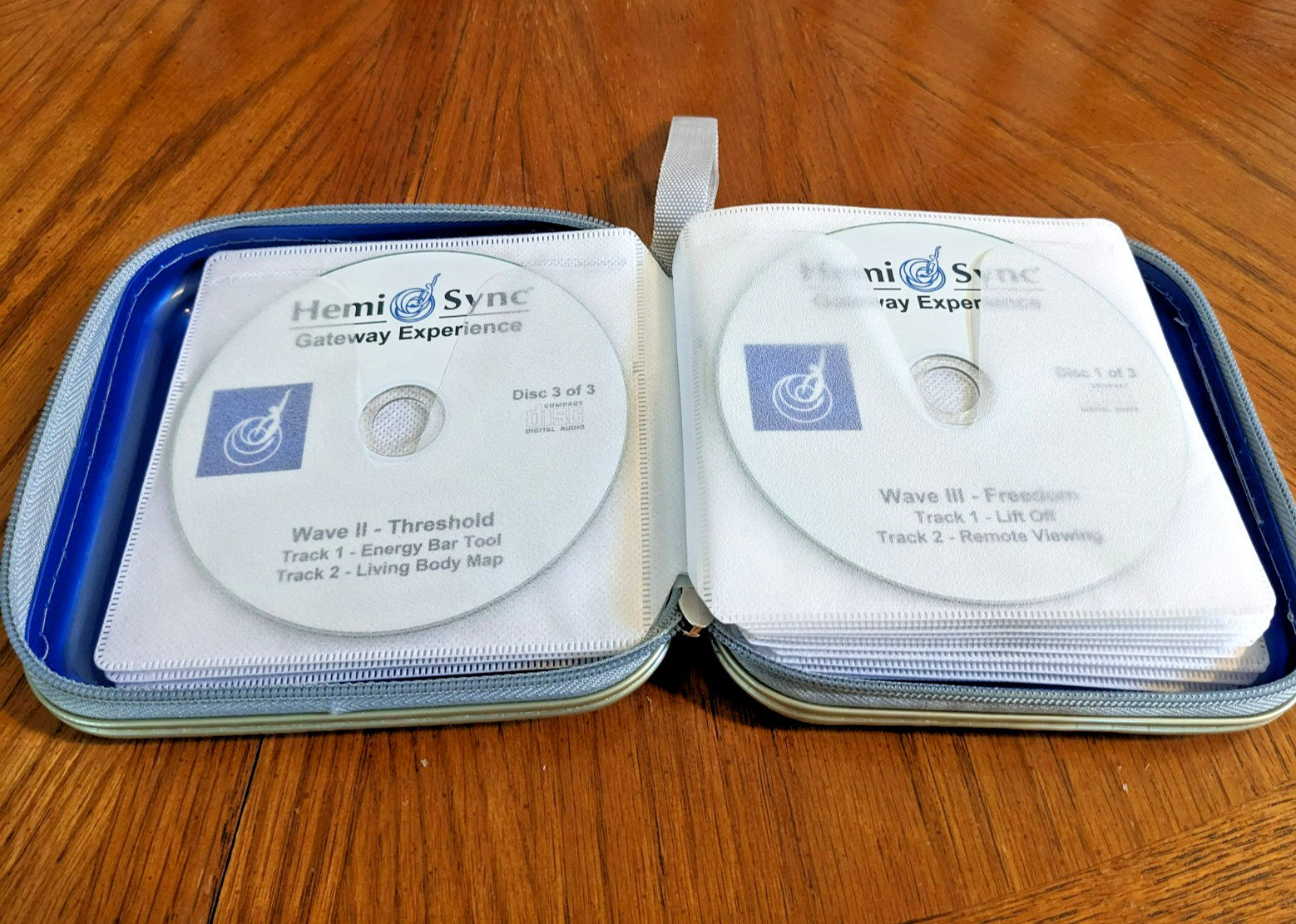 Hemi Sync The Gateway Experience all 8 waves on audio cds Waves 1-8 complete set