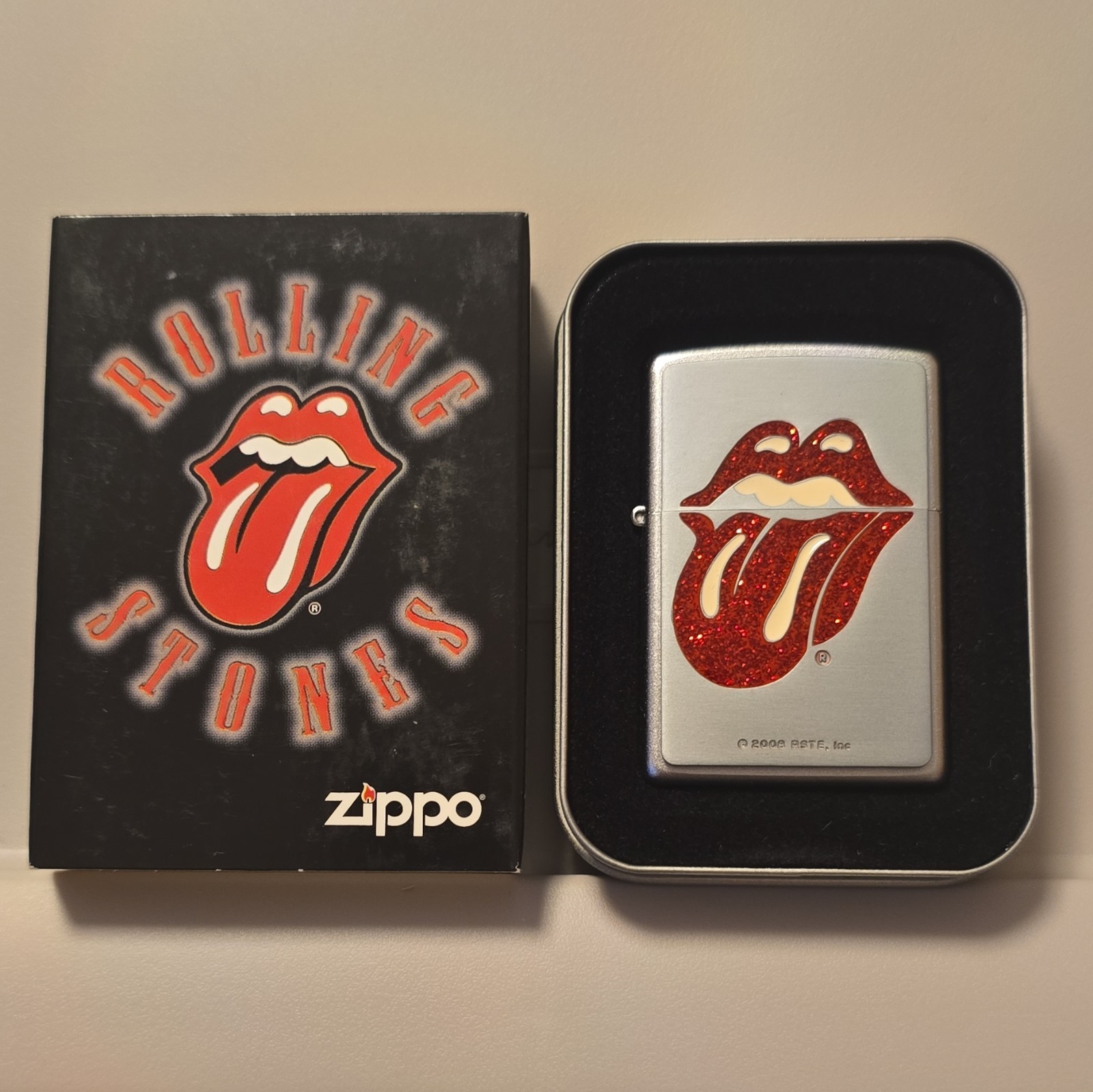 Zippo Rolling Stones Lips Tongue Logo Red Glitter Lighter, In Tin