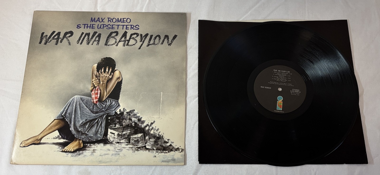 LP ~ MAX ROMEO & THE UPSETTERS War Ina Babylon ~ 1976 ~ Island ILPS 9392