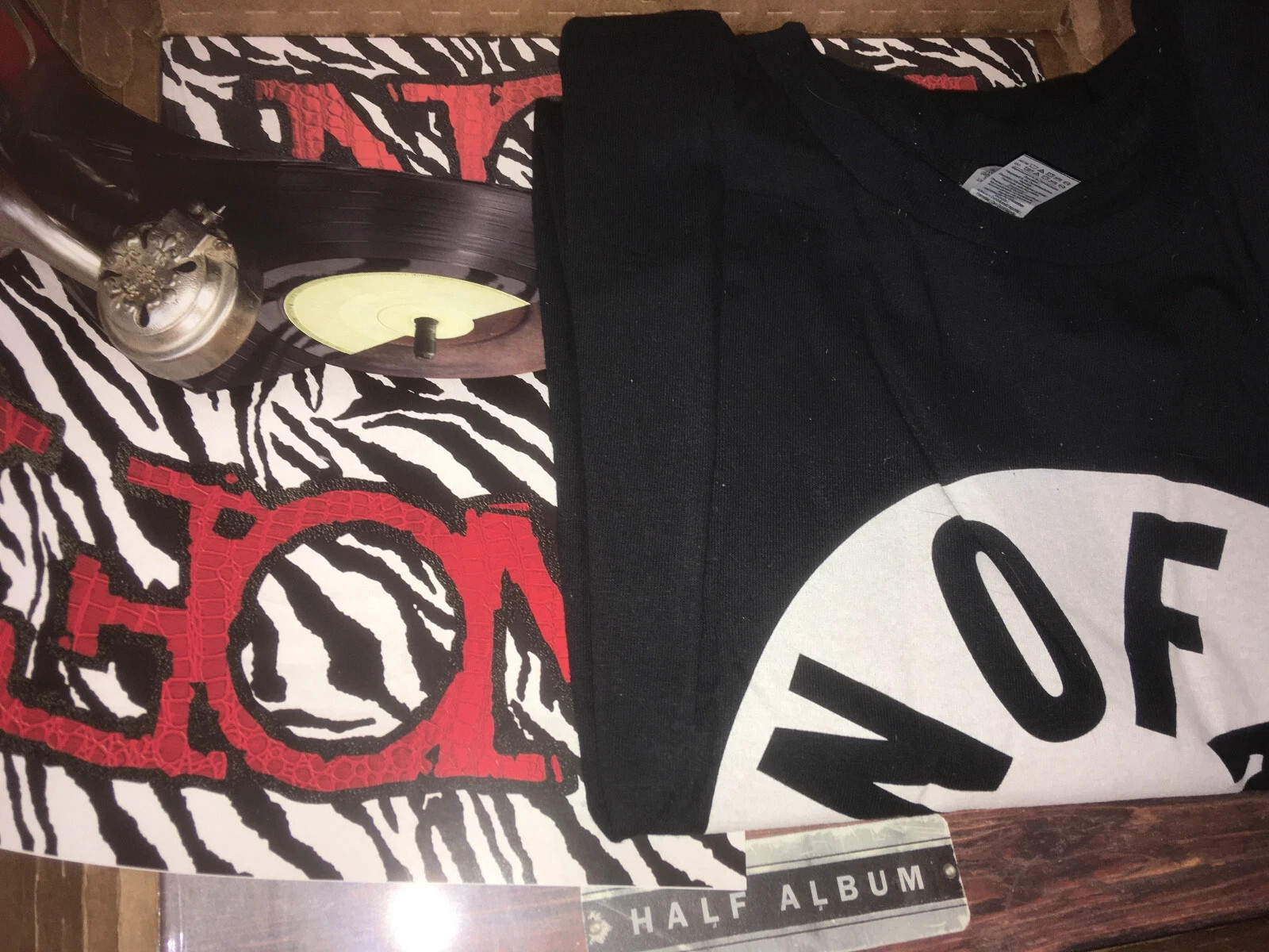 NOFX HALF ALBUM Poster & Shirt Bundle (Red Split Black Splatter Vinyl) Size L