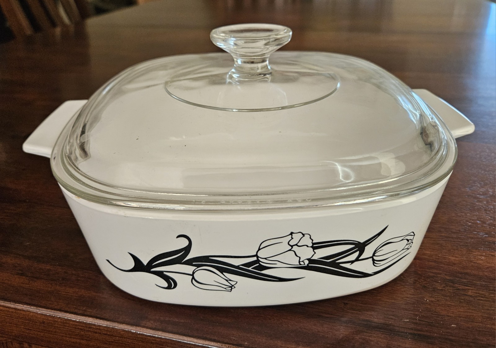 CORNING WARE LYRICS BLACK TULIPS VINTAGE CASSEROLE DISH w / LID