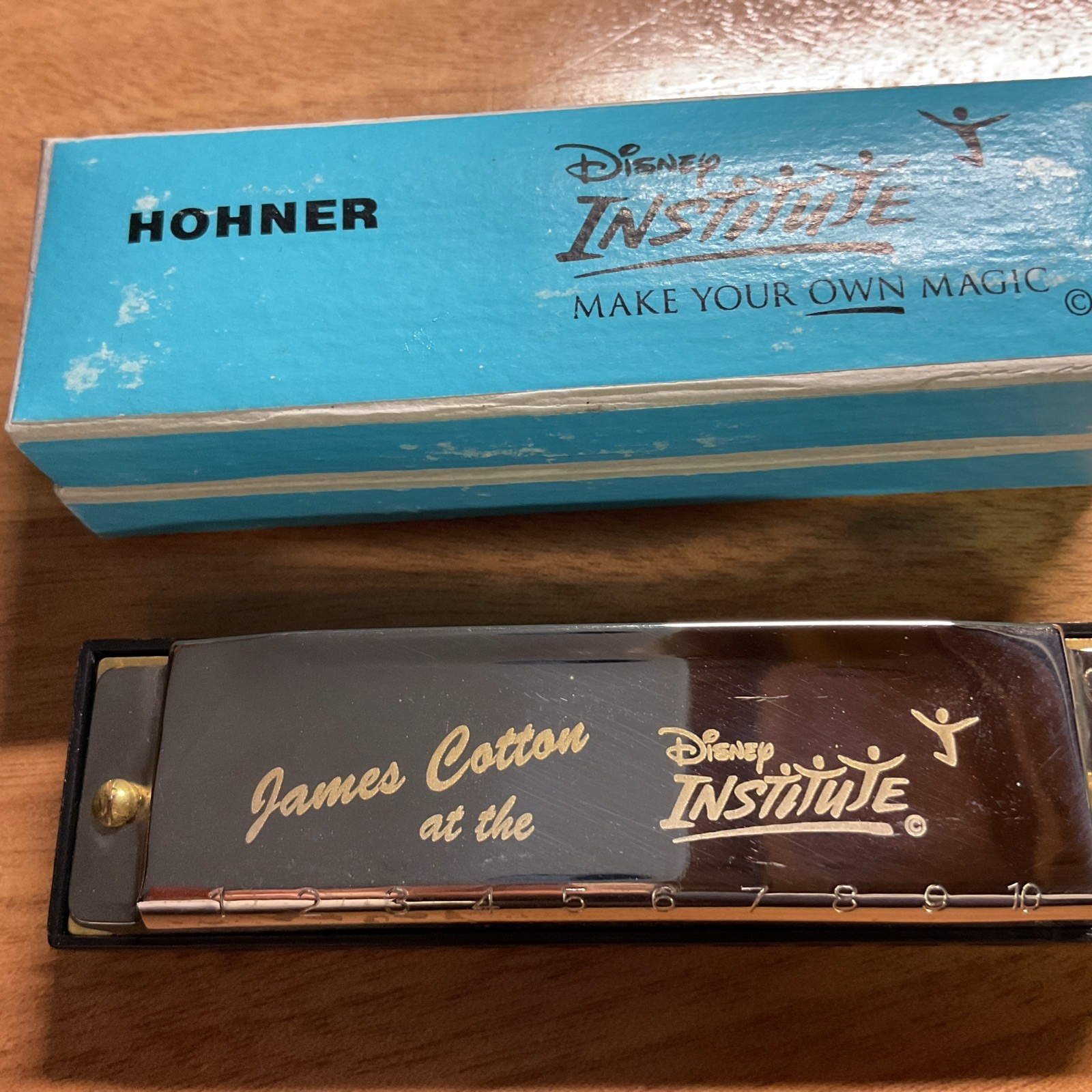 Rare Vintage 1996 James Cotton Disney Institute Hohner Harmonica With Box key C