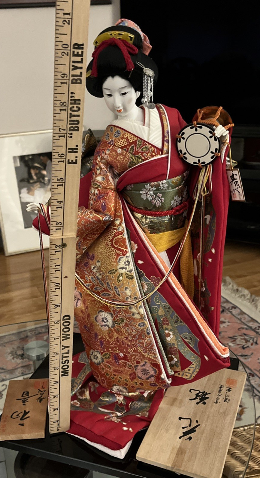 21” Japanese Oyama Ningyo Doll Geisha Dancer Red Brocade Kimono Drum Wood Base