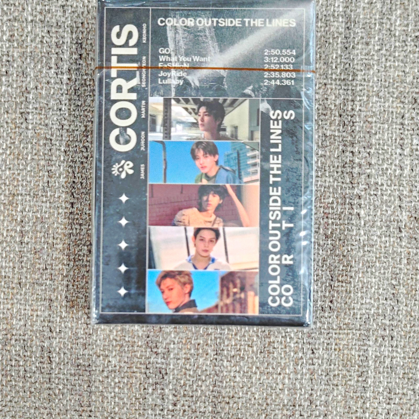 CORTIS Color Outside the Lines EP CD 2024 CORTIS Entertainment K-Pop Sleeve