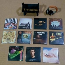 ZURU Mini Brands Really Works (11) Vinyl Records Headphone & Album Holder  picture