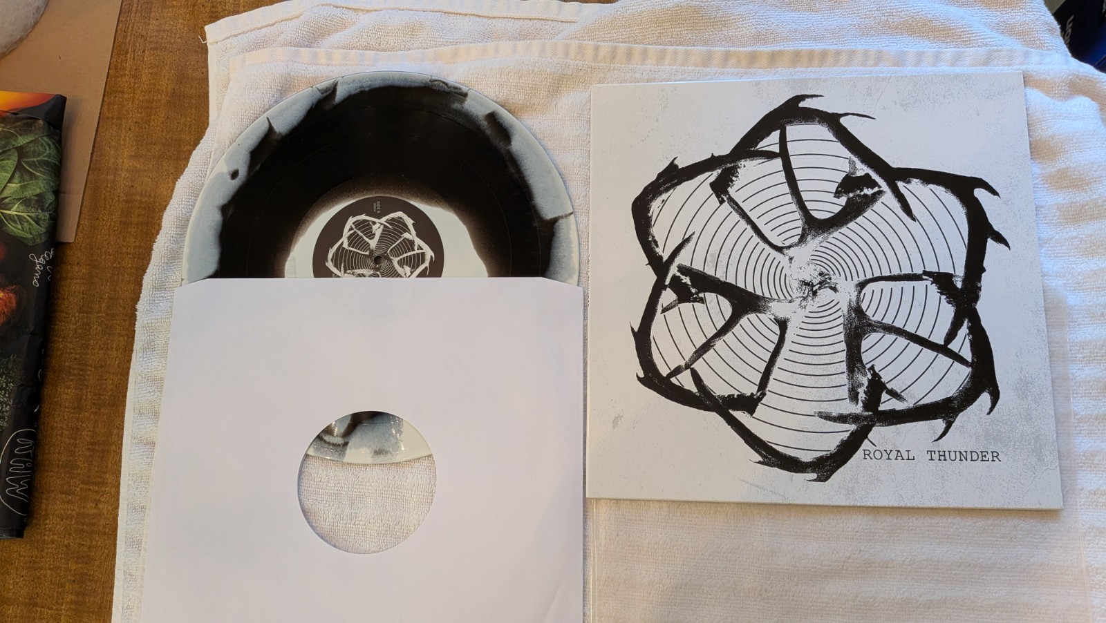 Royal Thunder - Royal Thunder Limited White/black marbled Edition vinyl LP